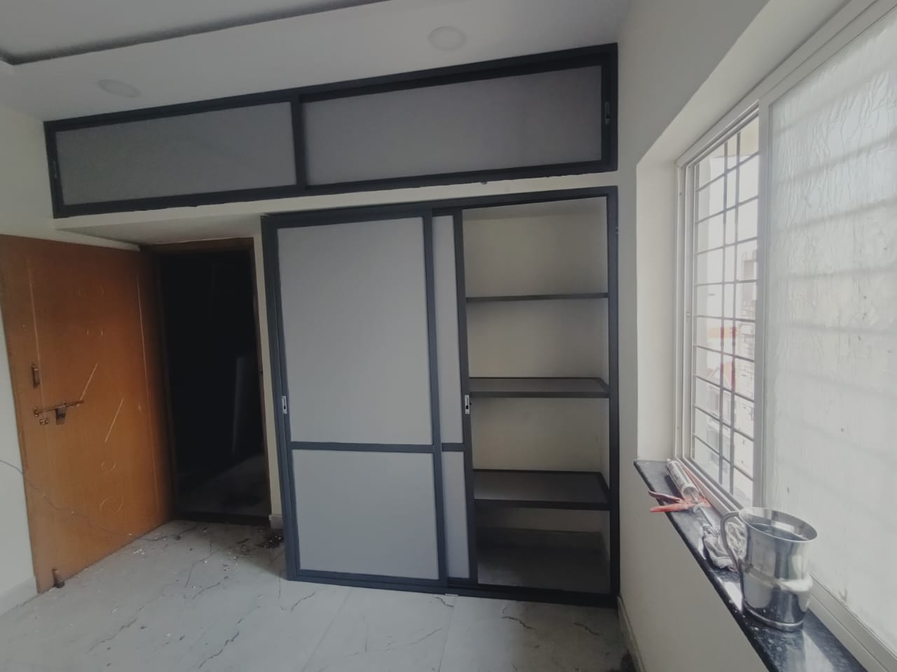 Aluminium Storage Unit & Shelving